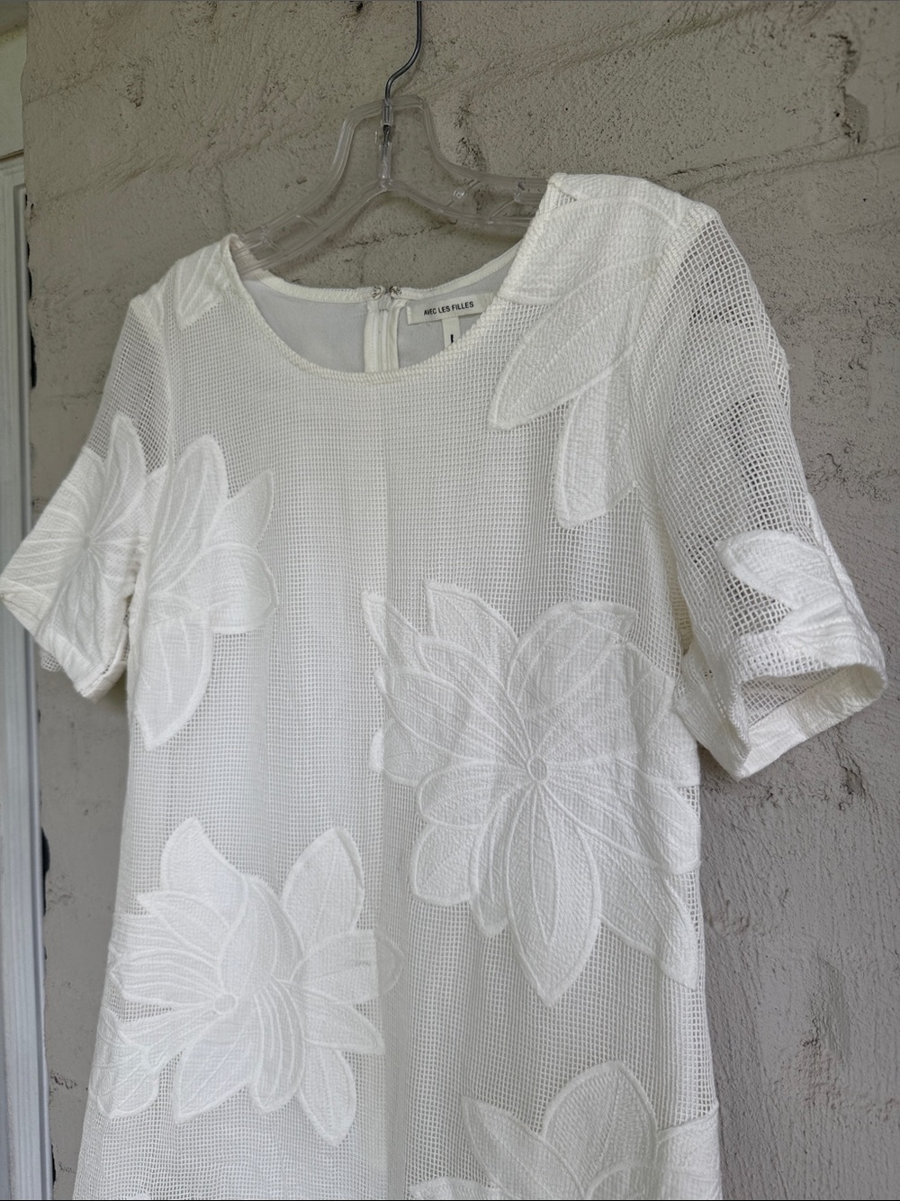 Avec Les Filles White Floral Appliqué Shift Mini Dress Size Small - Picture 5 of 12